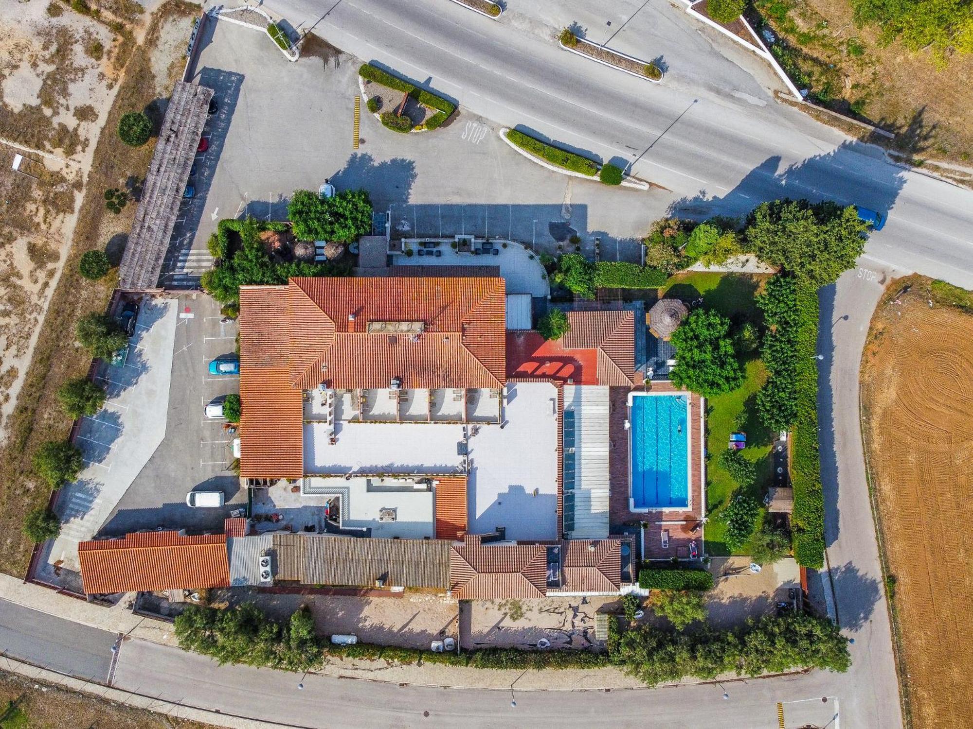 Hotel & Restaurant Figueres Parc Los Hostalets de Llers Eksteriør bilde