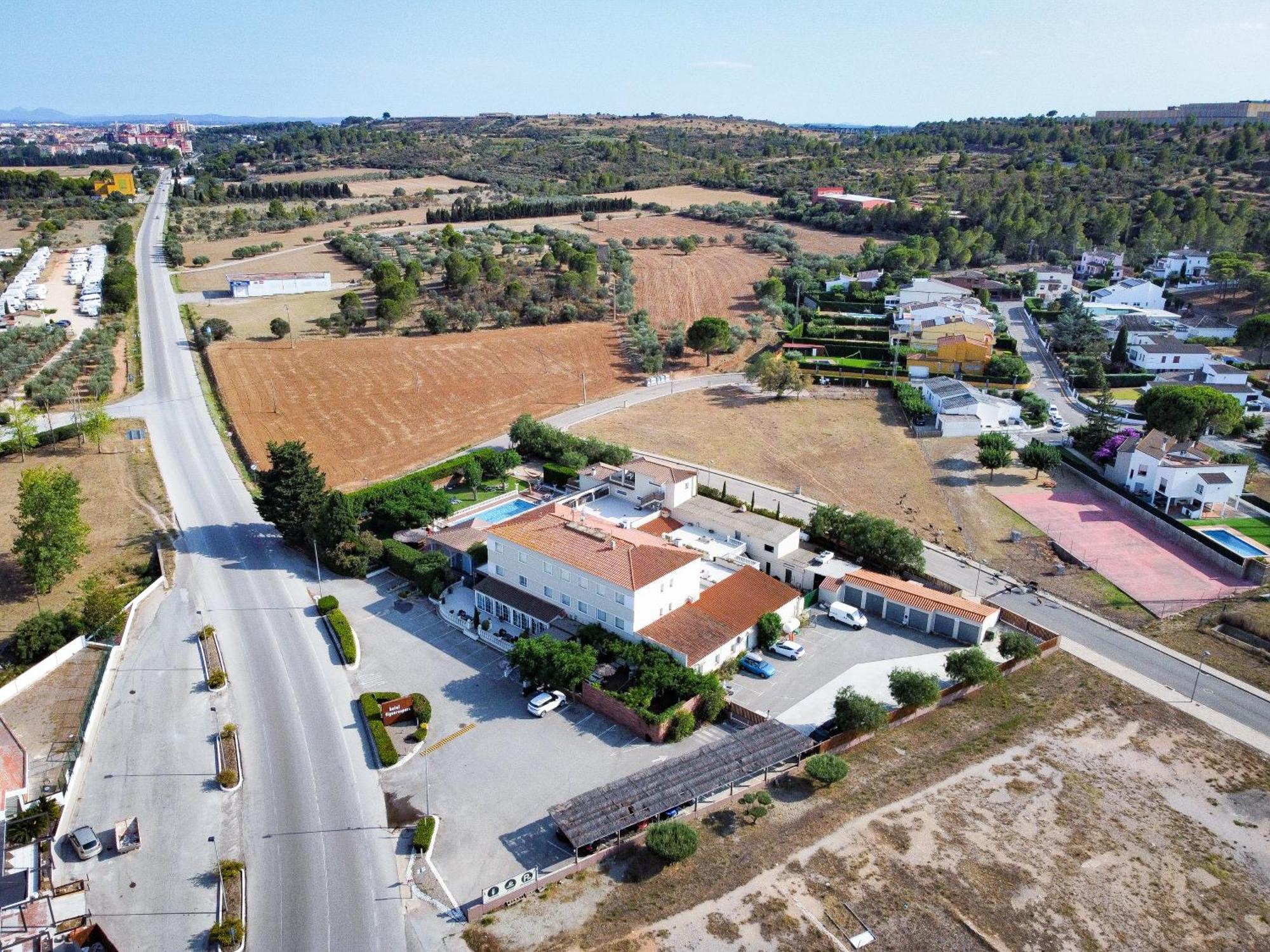Hotel & Restaurant Figueres Parc Los Hostalets de Llers Eksteriør bilde
