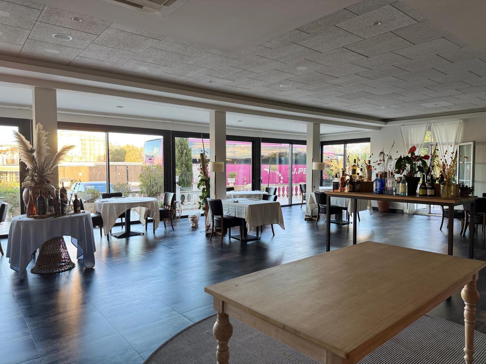 Hotel & Restaurant Figueres Parc Los Hostalets de Llers Eksteriør bilde