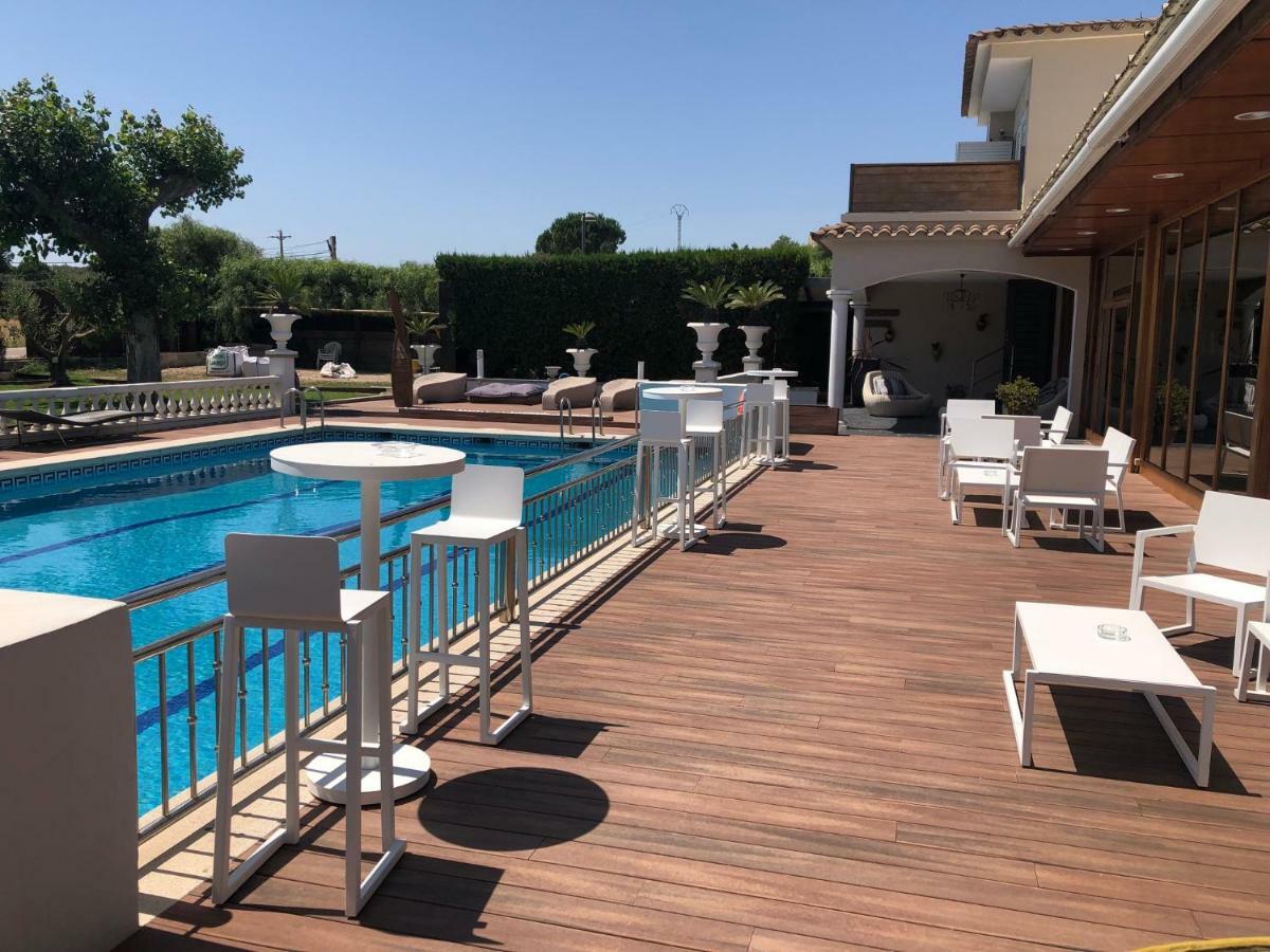 Hotel & Restaurant Figueres Parc Los Hostalets de Llers Eksteriør bilde
